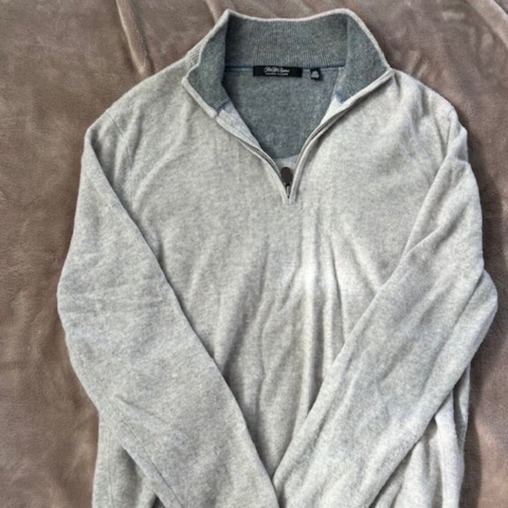 SAKS FIFTH AVENUE - Cashmere V-neck Sweater - Large